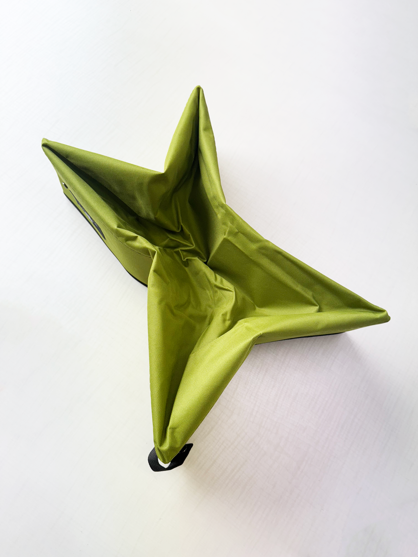 折りたたみベッド (携帯猫トイレ)